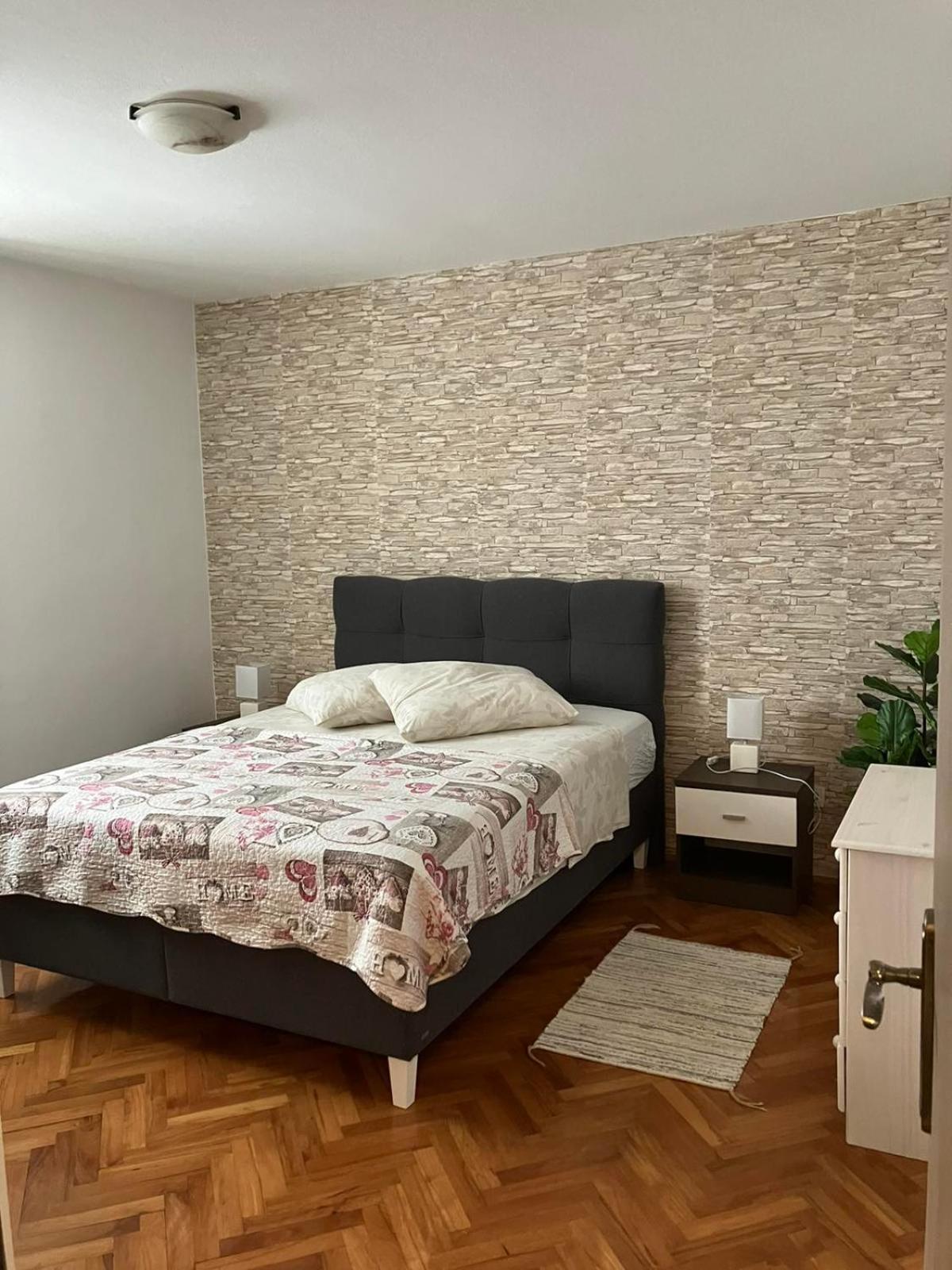 Apartman Natali Върсар Екстериор снимка
