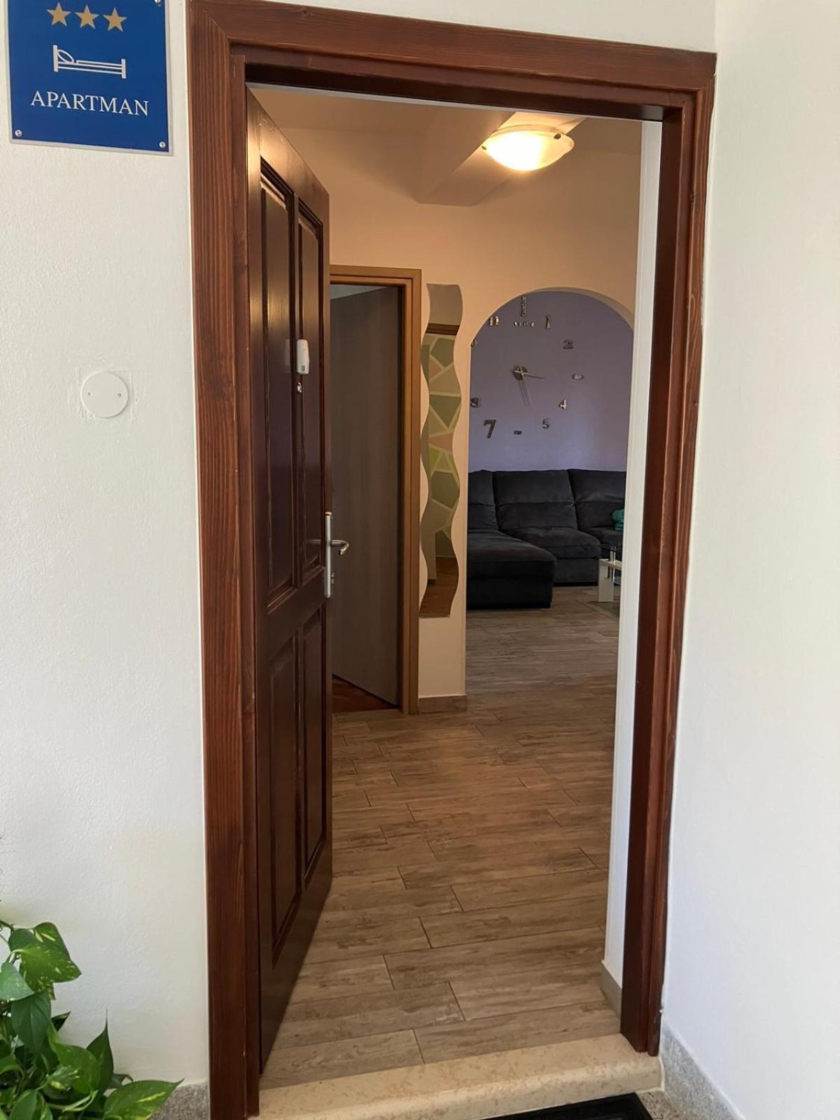 Apartman Natali Върсар Екстериор снимка